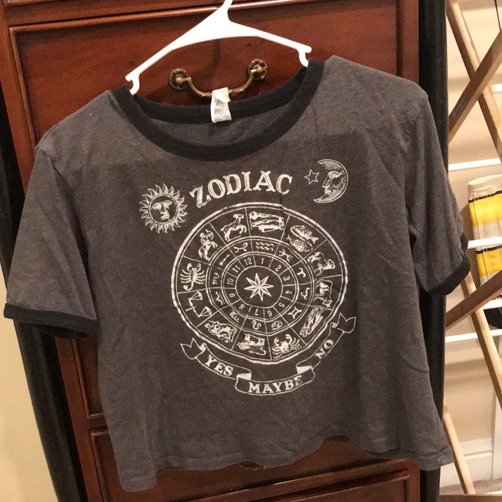 grey shirt